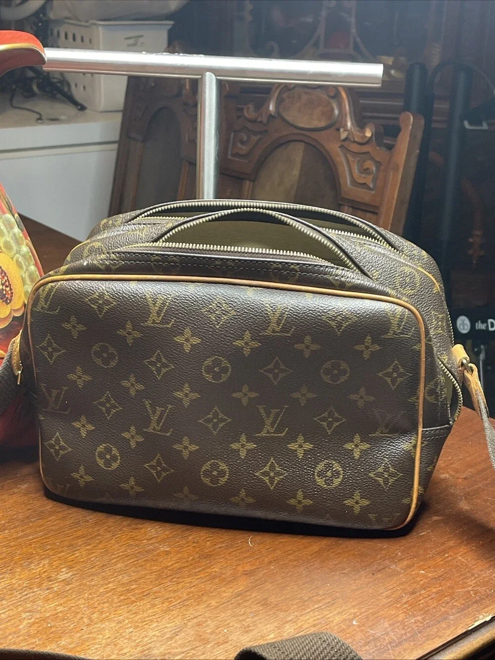 Authentic LOUIS VUITTON Reporter PM Monogram SP1012 Shoulder Bag